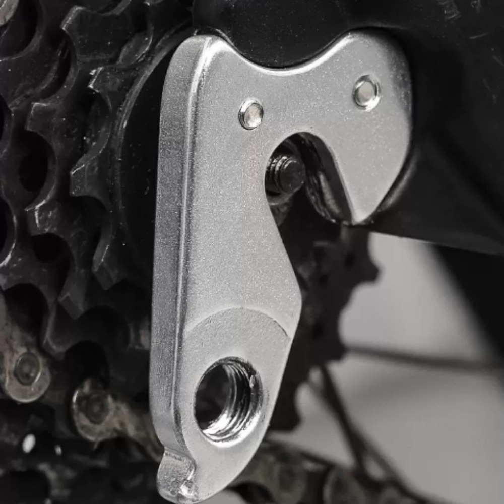マウンテンバイク/ロードバイク用アルミ製ディレイラーハンガー - Cycling Gear Hanger のレビューと価格